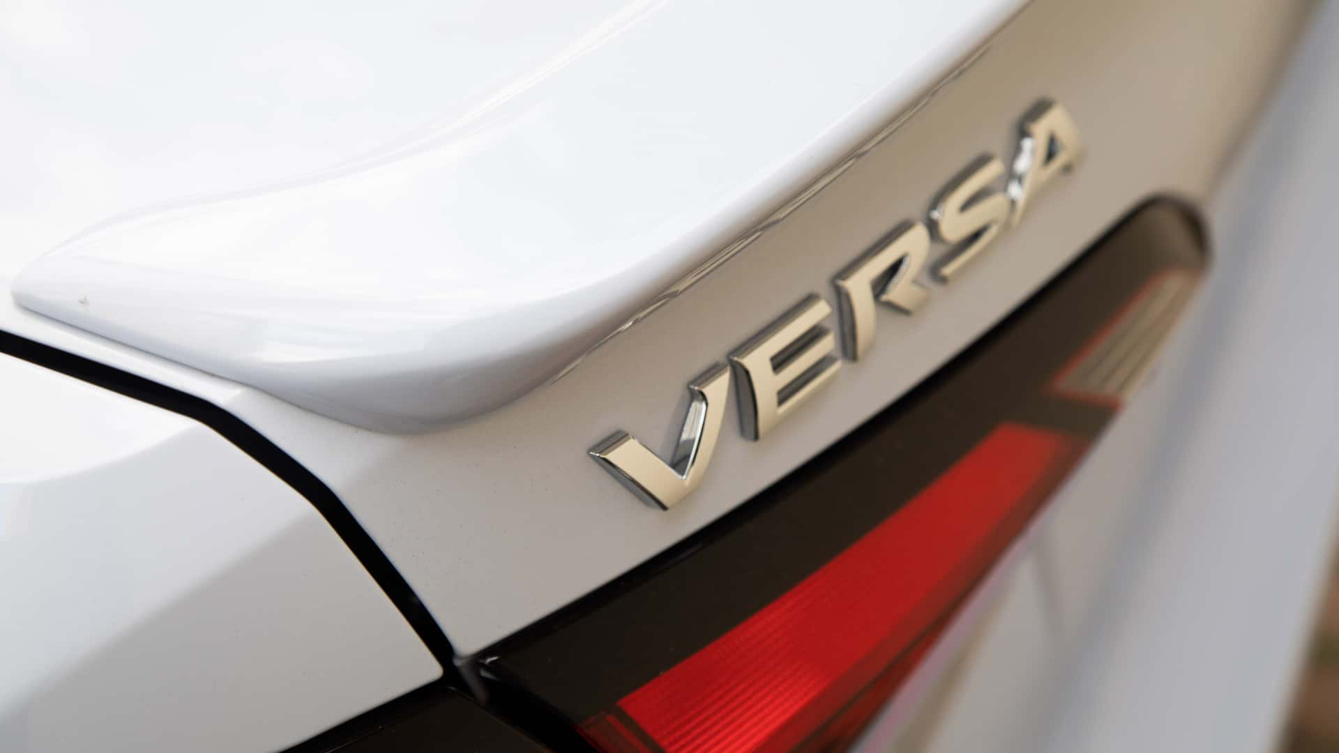 nissan-versa-2024 (1).jpg